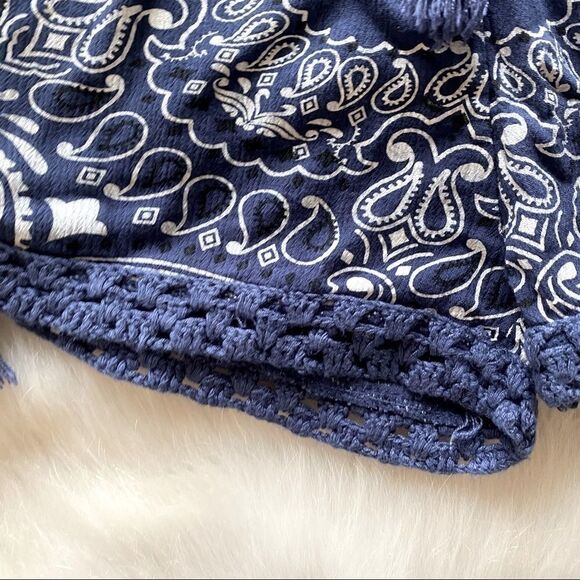 Flowers by Zoe Bandana Print Shorts (S) - Picture 3 of 5